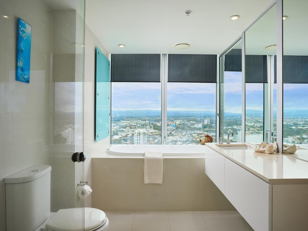 Serain Residences On 9 Hamilton Avenue Apartment *