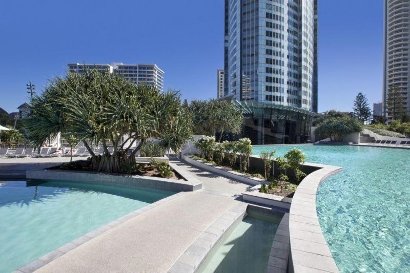 Serain Residences On 9 Hamilton Avenue Apartment *