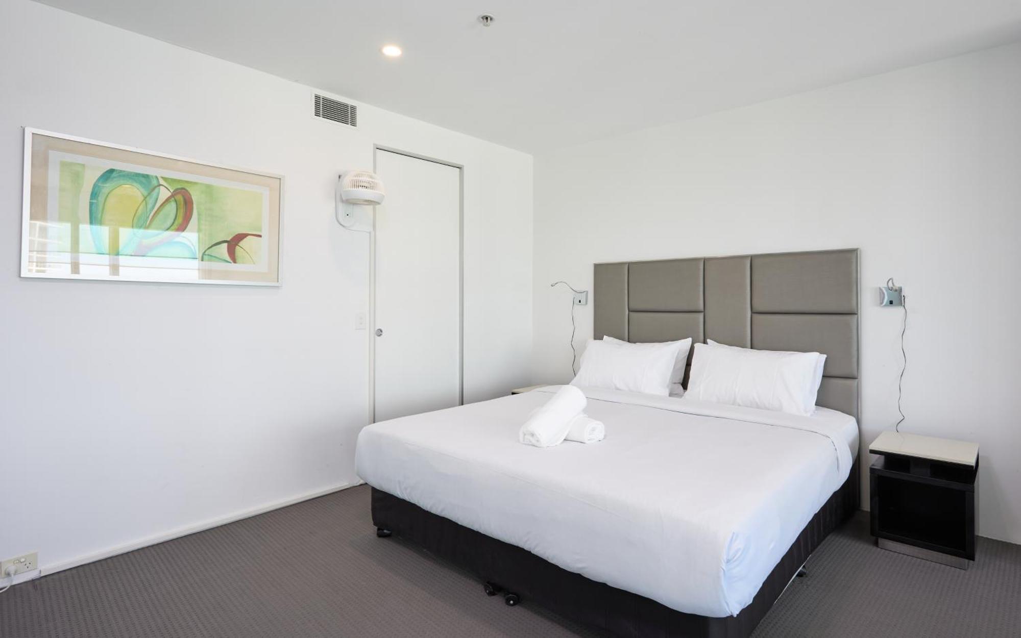 Apartment Serain Residences On 9 Hamilton Avenue Gold Coast