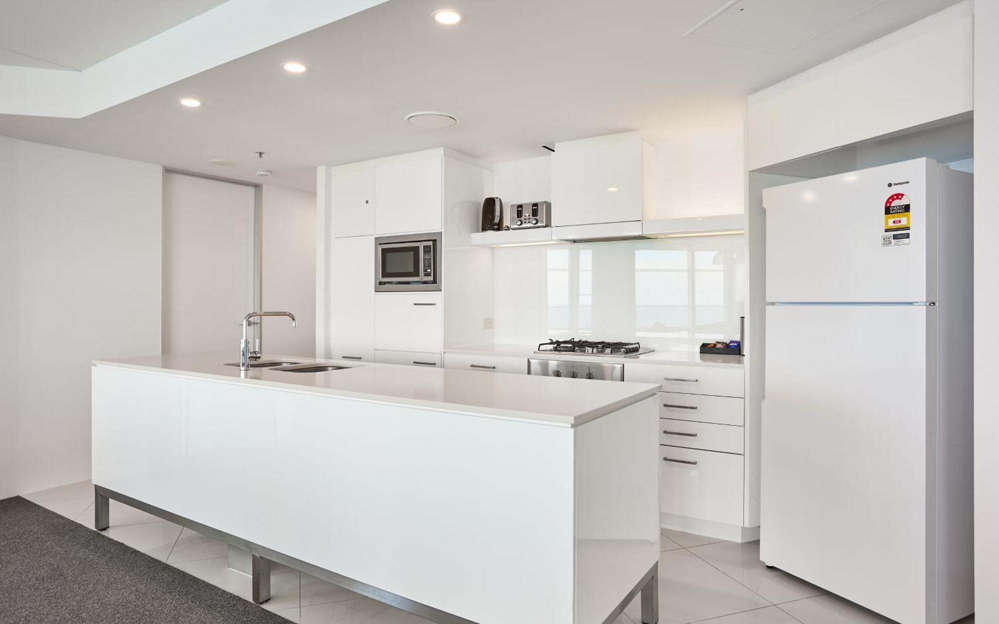 Serain Residences On 9 Hamilton Avenue Apartment *