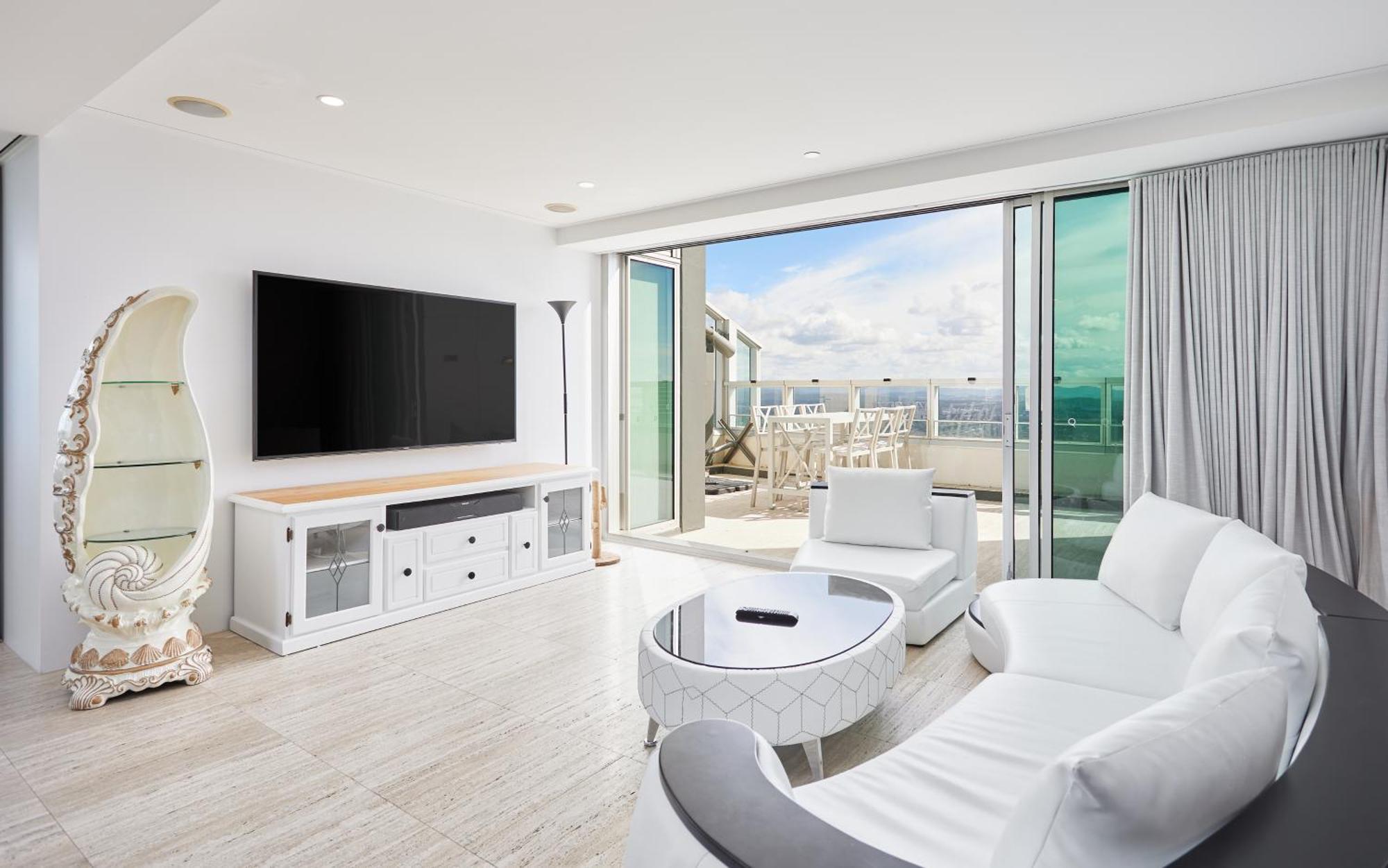 Serain Residences On 9 Hamilton Avenue * Gold Coast